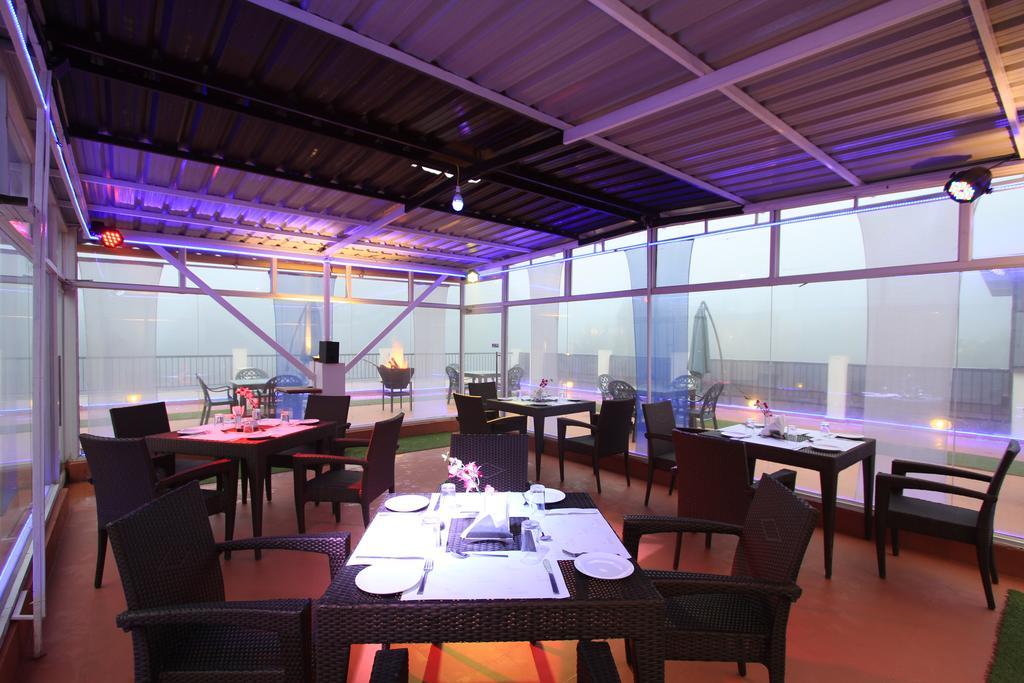 Orchid Square Hotel Coonoor Ngoại thất bức ảnh