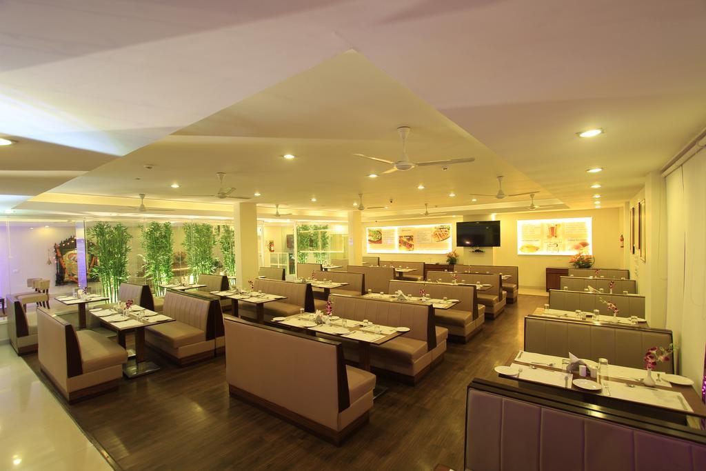 Orchid Square Hotel Coonoor Ngoại thất bức ảnh